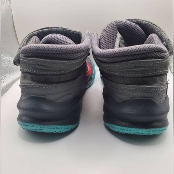 Nike Team Hustle D10 FlyEase 'Grey Teal Siren Red' little kids 13c - Picture 11 of 11